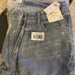BRAND NEW IN PACKAGE A&F MOM JEANS